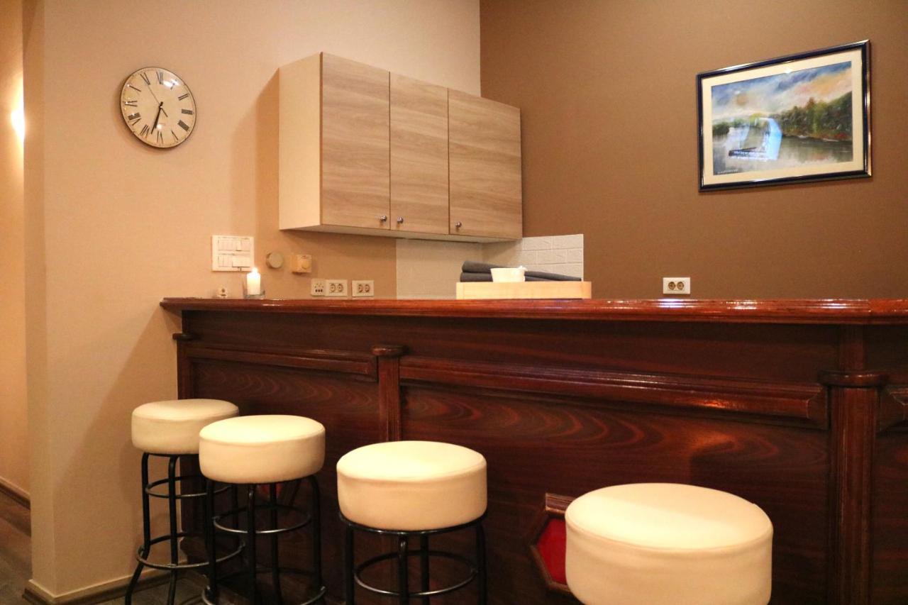 Guest House Studio Apartman Marina - With Jacuzzi, Free Parking, Pet Friendly Karlovac Extérieur photo