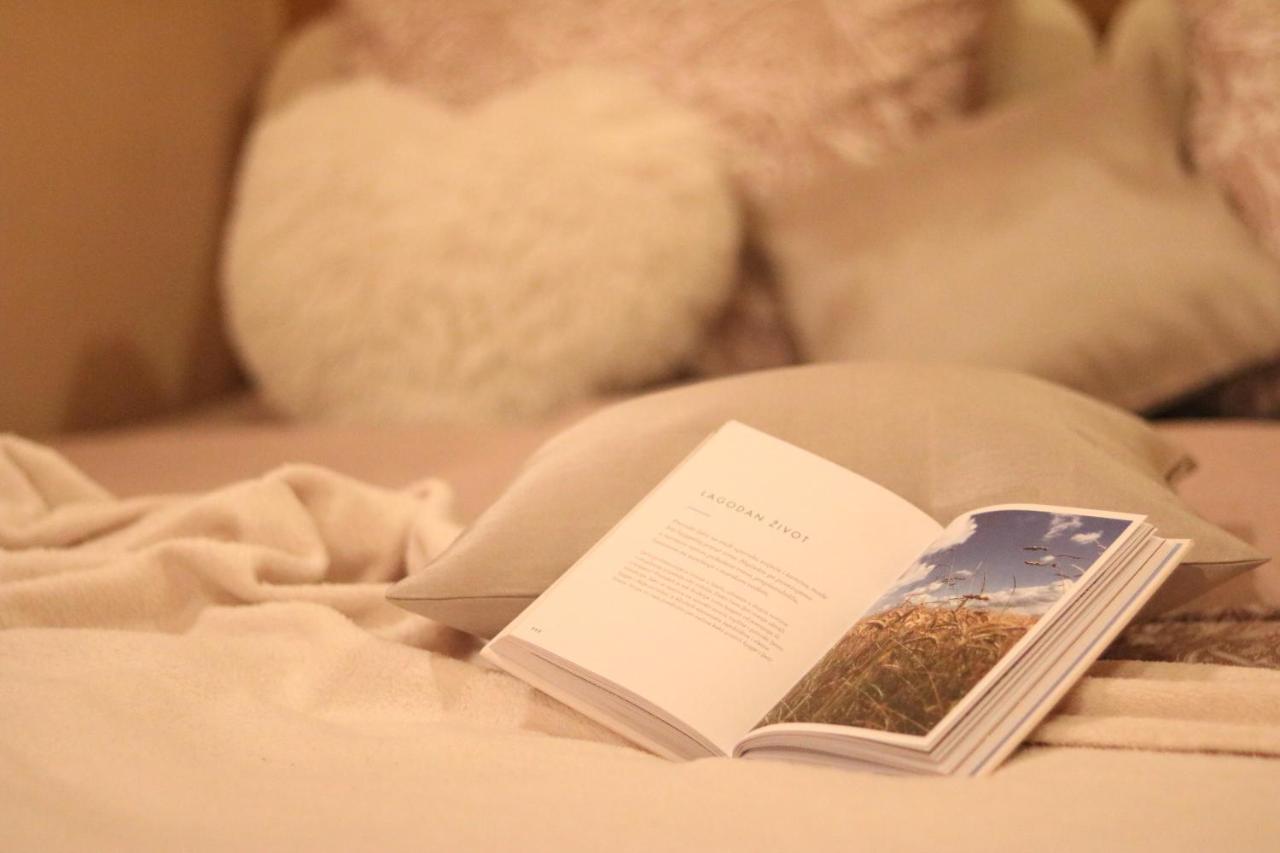 Guest House Studio Apartman Marina - With Jacuzzi, Free Parking, Pet Friendly Karlovac Extérieur photo