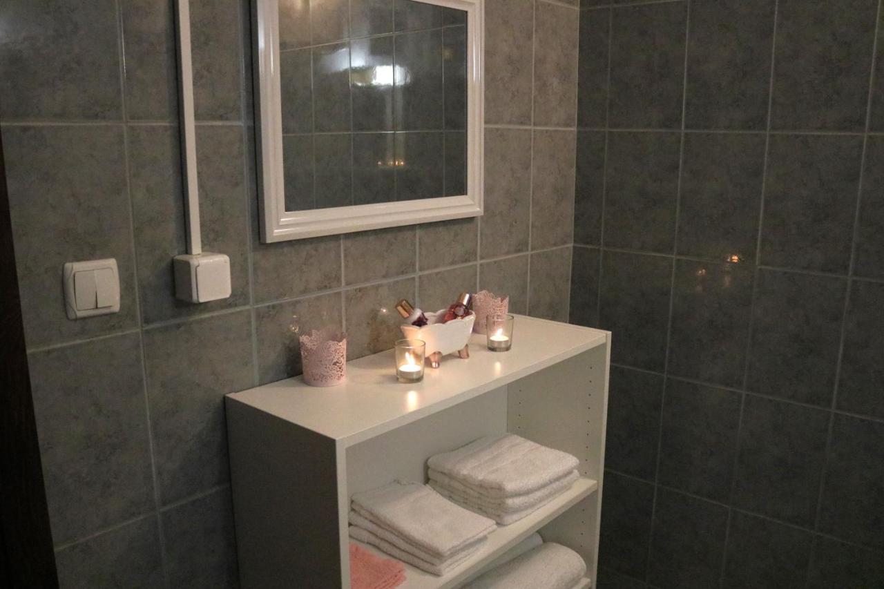 Guest House Studio Apartman Marina - With Jacuzzi, Free Parking, Pet Friendly Karlovac Extérieur photo