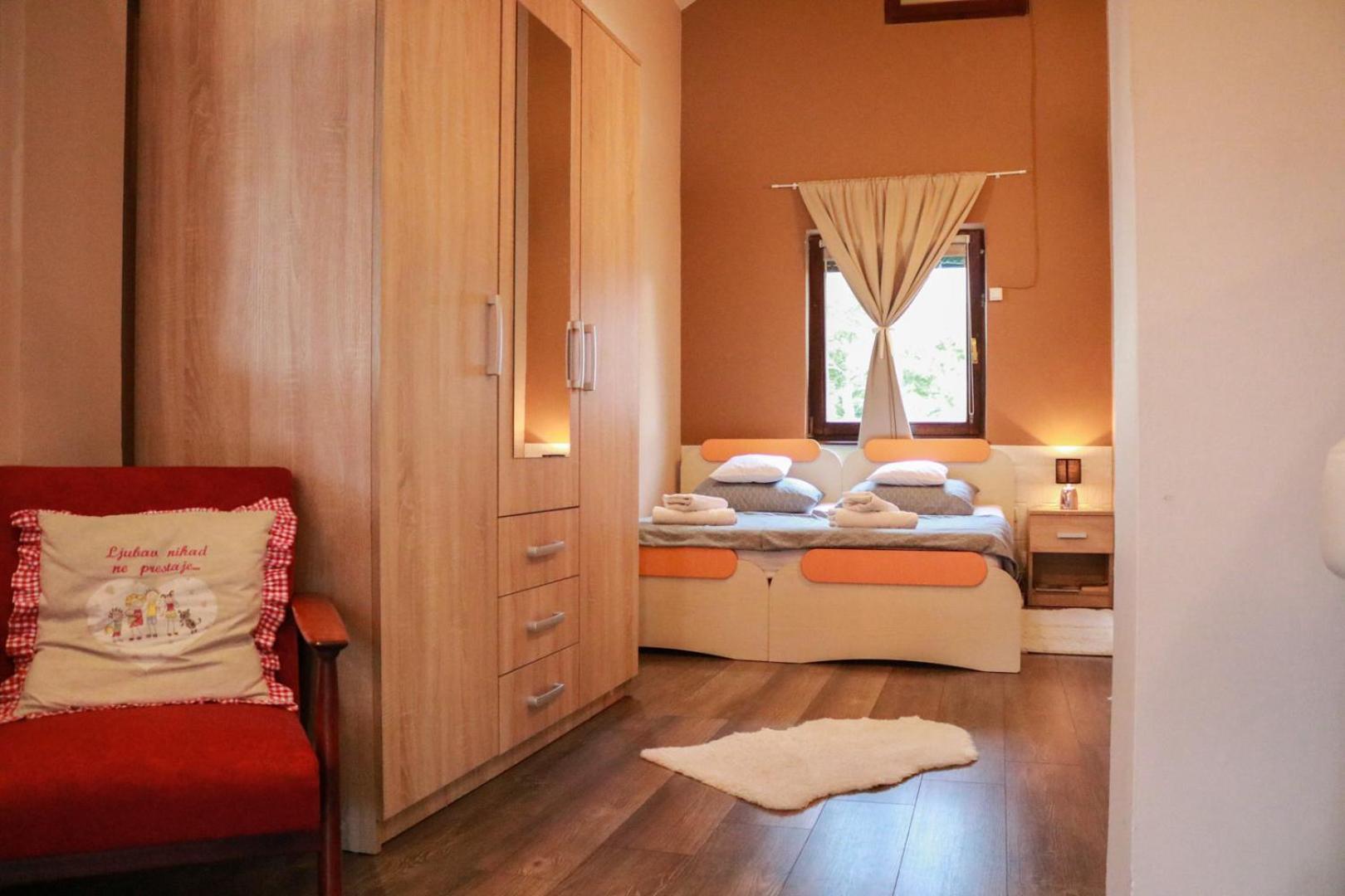 Guest House Studio Apartman Marina - With Jacuzzi, Free Parking, Pet Friendly Karlovac Extérieur photo
