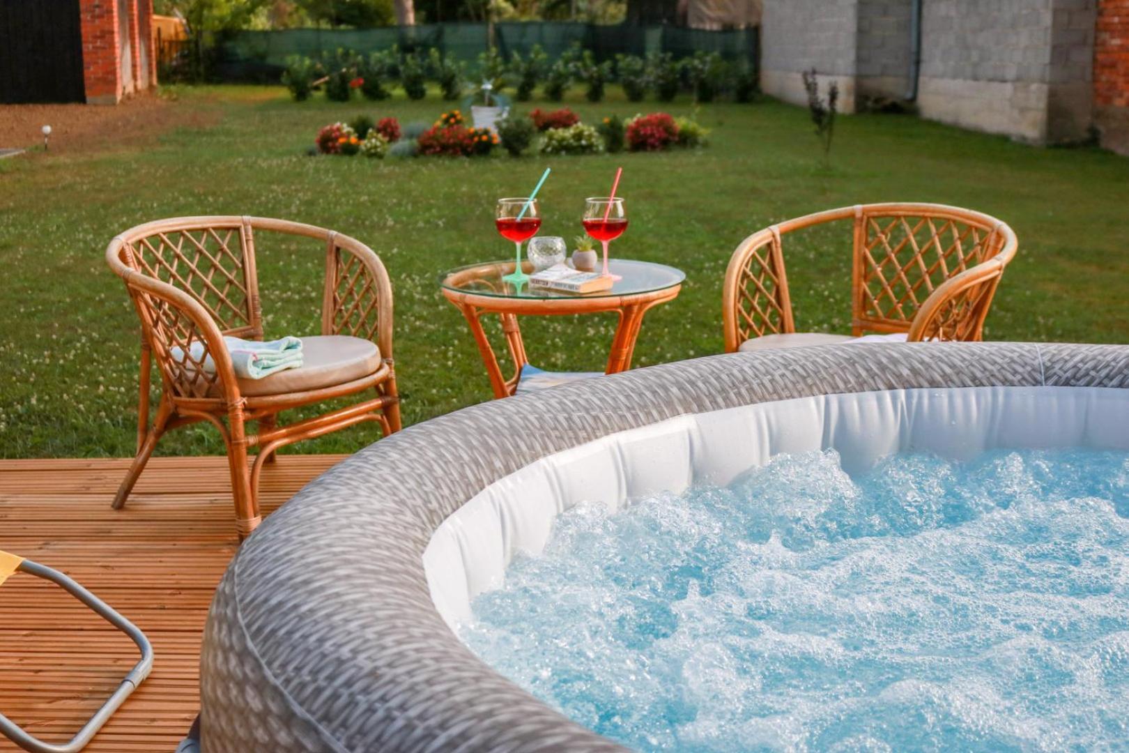 Guest House Studio Apartman Marina - With Jacuzzi, Free Parking, Pet Friendly Karlovac Extérieur photo